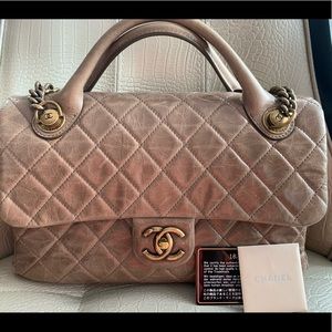 Chanel handle two way combon bag.👜